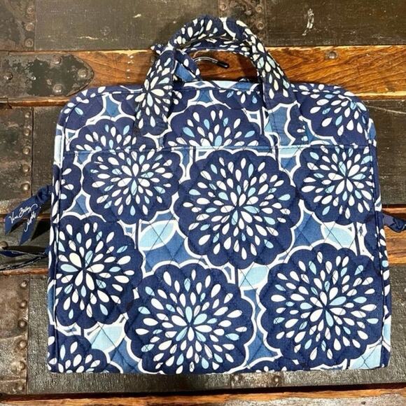 Vera Bradley 3 pc Quilted Cosmetic case Bundle - Picture 12 of 13